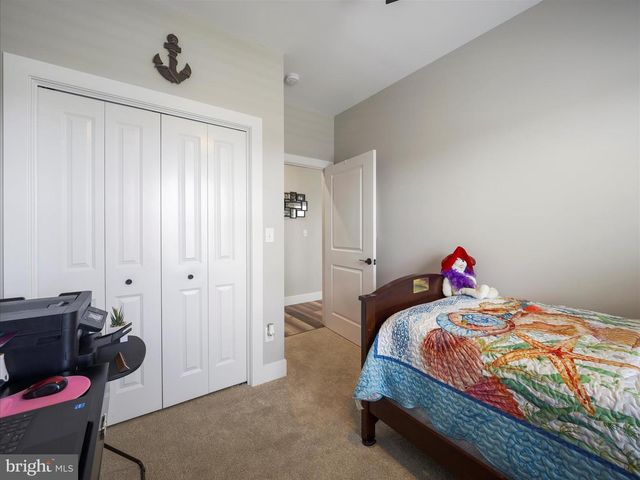 537 SHOOK CT E, Greencastle, PA 17225