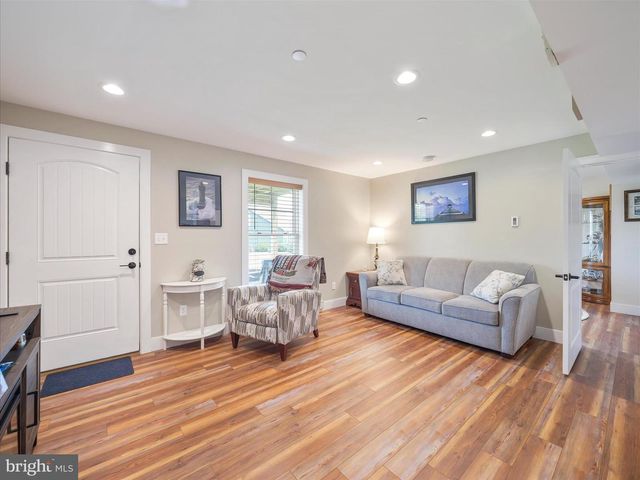 537 SHOOK CT E, Greencastle, PA 17225