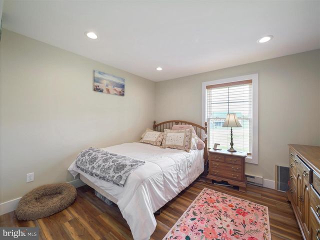 537 SHOOK CT E, Greencastle, PA 17225