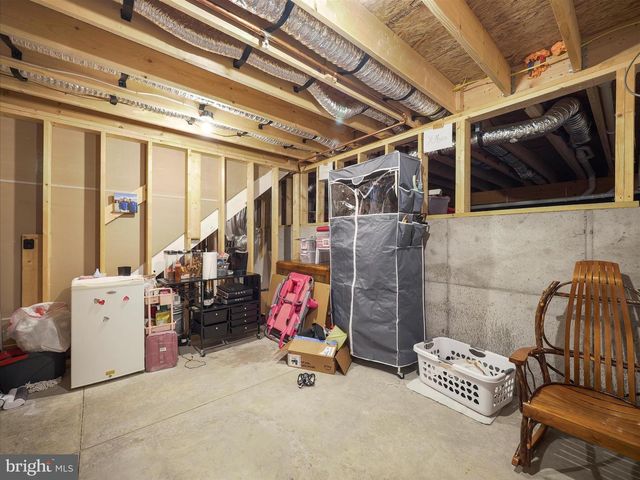 537 SHOOK CT E, Greencastle, PA 17225