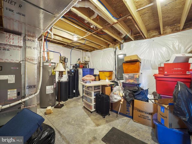 537 SHOOK CT E, Greencastle, PA 17225