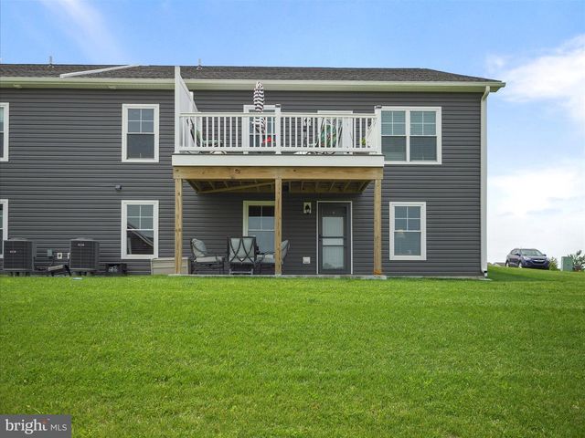 537 SHOOK CT E, Greencastle, PA 17225