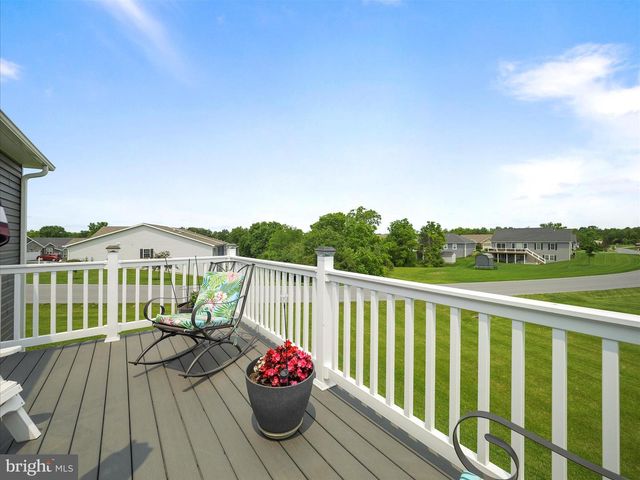 537 SHOOK CT E, Greencastle, PA 17225