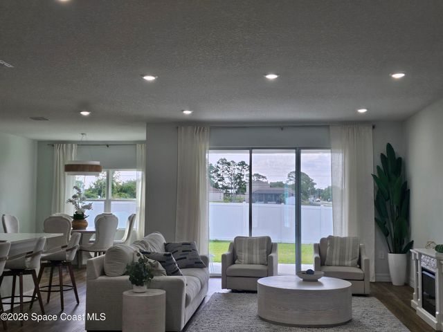 361 Del Rey Street NE, Palm Bay, FL 32907