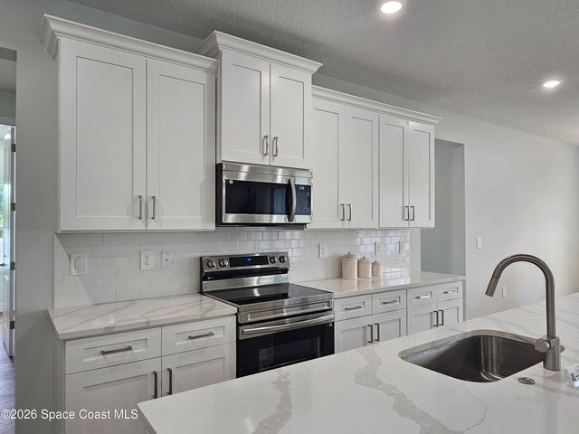 361 Del Rey Street NE, Palm Bay, FL 32907