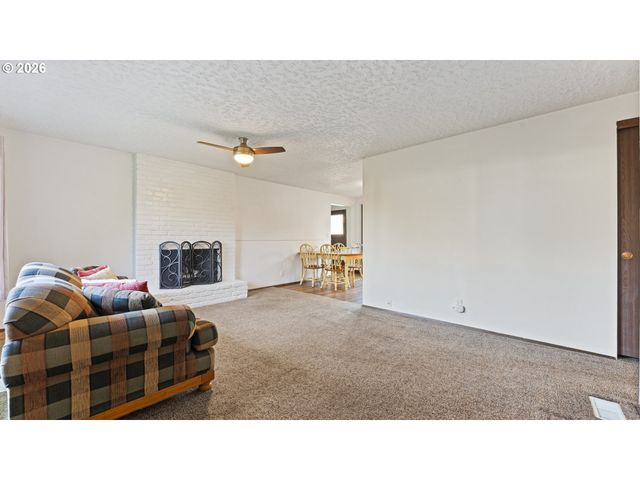 816 Ne 193RD Ave, Portland, OR 97230