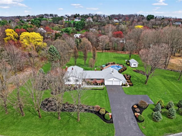 58 Dutchess Hill Road, Poughkeepsie, NY 12601