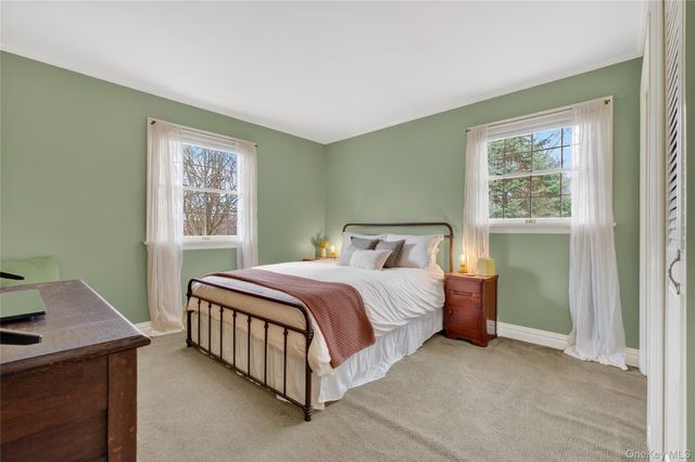 58 Dutchess Hill Road, Poughkeepsie, NY 12601
