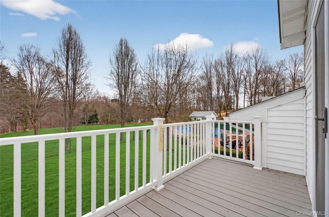 58 Dutchess Hill Road, Poughkeepsie, NY 12601