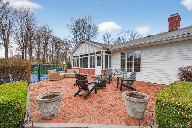 58 Dutchess Hill Road, Poughkeepsie, NY 12601
