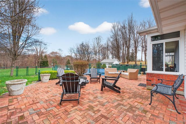 58 Dutchess Hill Road, Poughkeepsie, NY 12601