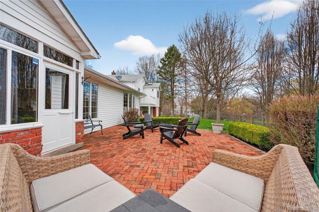 58 Dutchess Hill Road, Poughkeepsie, NY 12601