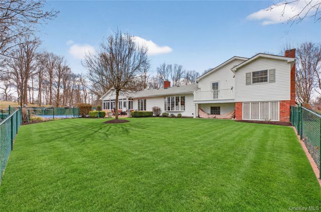 58 Dutchess Hill Road, Poughkeepsie, NY 12601