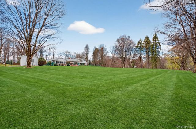 58 Dutchess Hill Road, Poughkeepsie, NY 12601