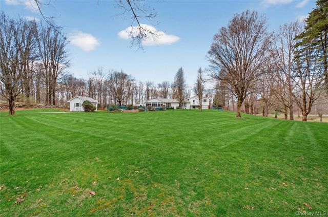 58 Dutchess Hill Road, Poughkeepsie, NY 12601