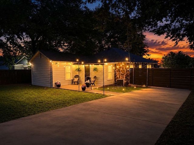 2401 Lillian Street, Fort Worth, TX 76111
