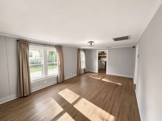 2401 Lillian Street, Fort Worth, TX 76111