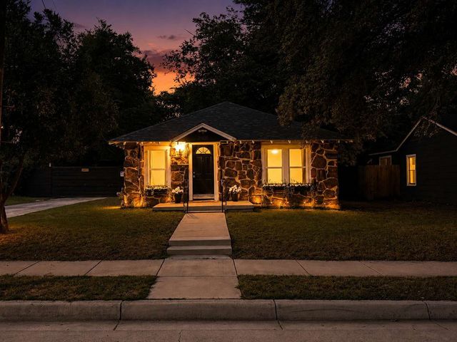 2401 Lillian Street, Fort Worth, TX 76111