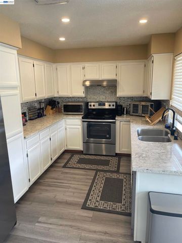 2180 Jenni Ln, Tracy, CA 95377