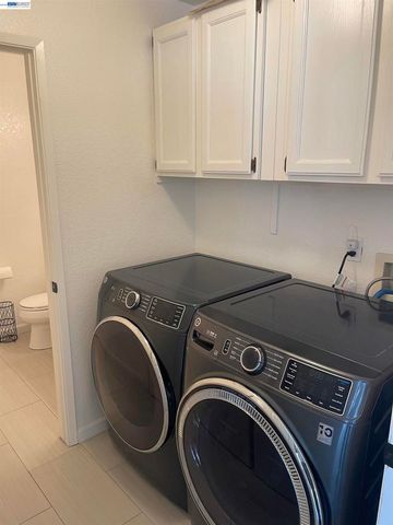 2180 Jenni Ln, Tracy, CA 95377