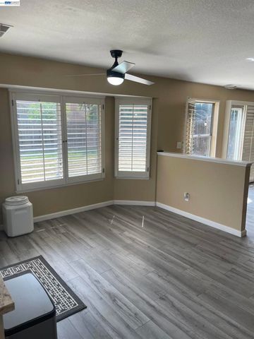 2180 Jenni Ln, Tracy, CA 95377