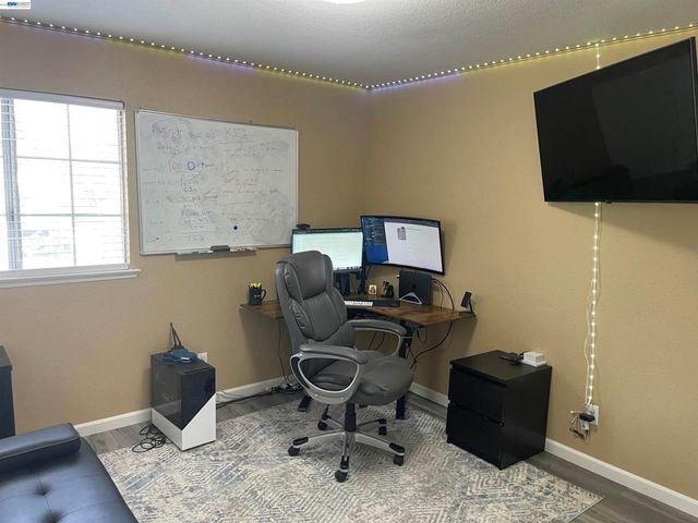 2180 Jenni Ln, Tracy, CA 95377