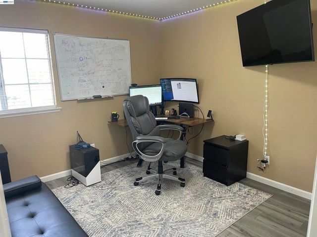 2180 Jenni Ln, Tracy, CA 95377