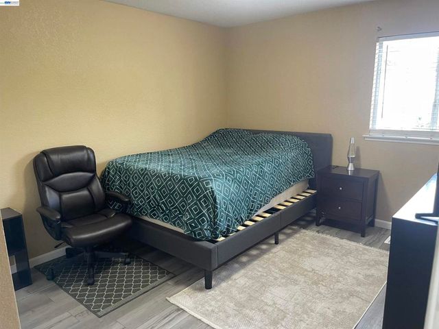 2180 Jenni Ln, Tracy, CA 95377