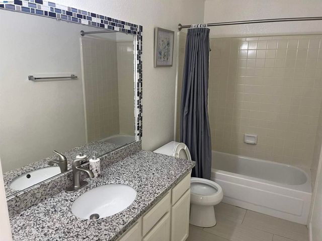 2180 Jenni Ln, Tracy, CA 95377