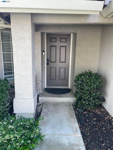 2180 Jenni Ln, Tracy, CA 95377