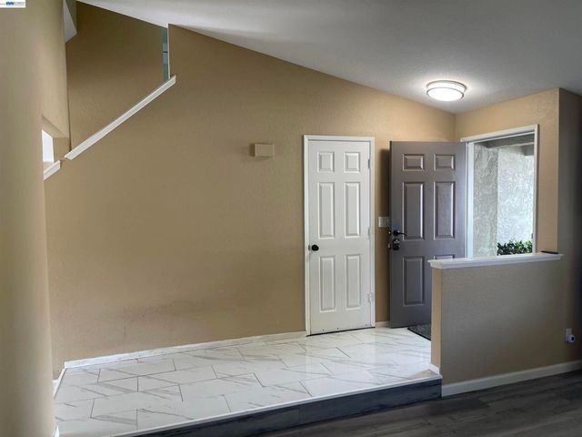 2180 Jenni Ln, Tracy, CA 95377