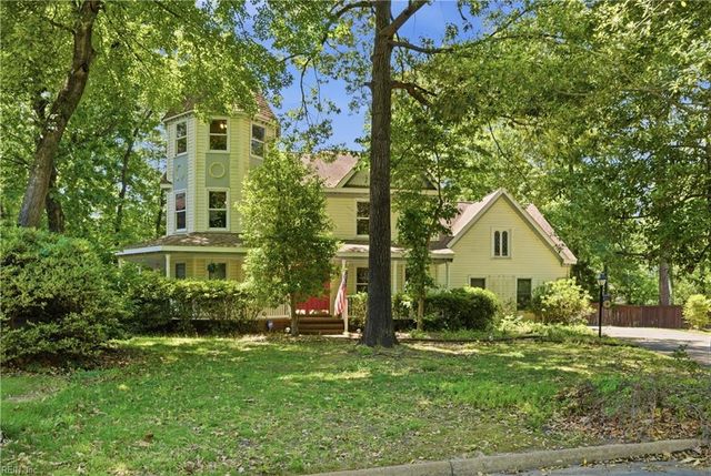 302 Honey Locust WAY, Chesapeake, VA 23320