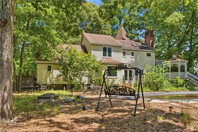302 Honey Locust WAY, Chesapeake, VA 23320