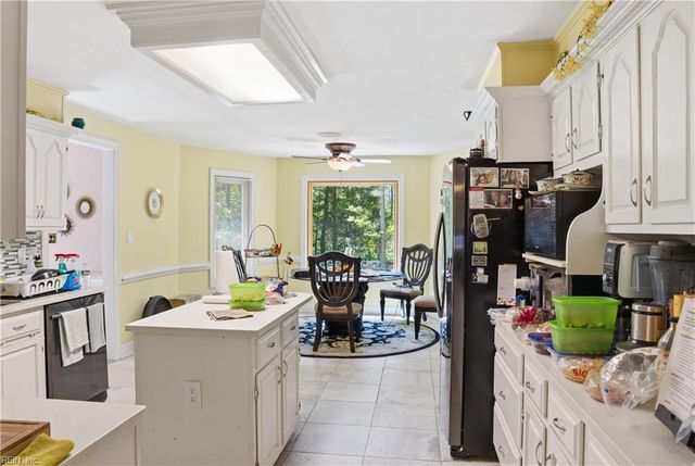 302 Honey Locust WAY, Chesapeake, VA 23320