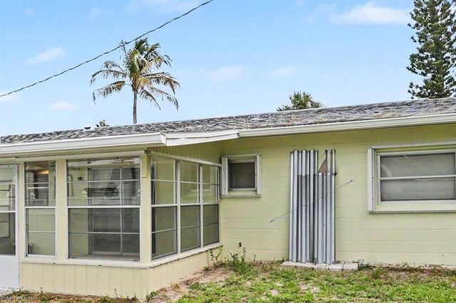 5403 Baylor LN, Fort Myers, FL 33908
