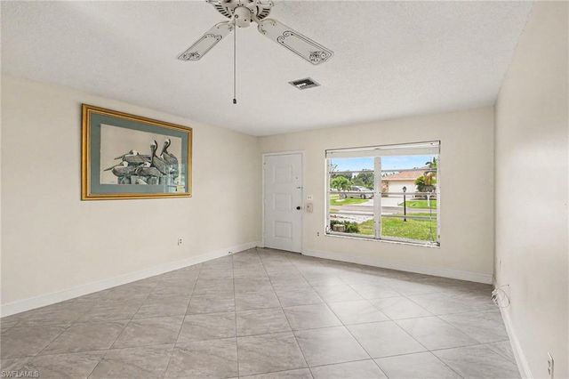 5403 Baylor LN, Fort Myers, FL 33908