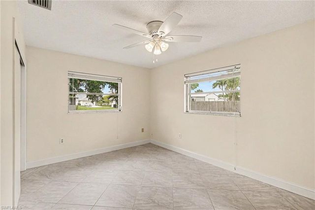 5403 Baylor LN, Fort Myers, FL 33908