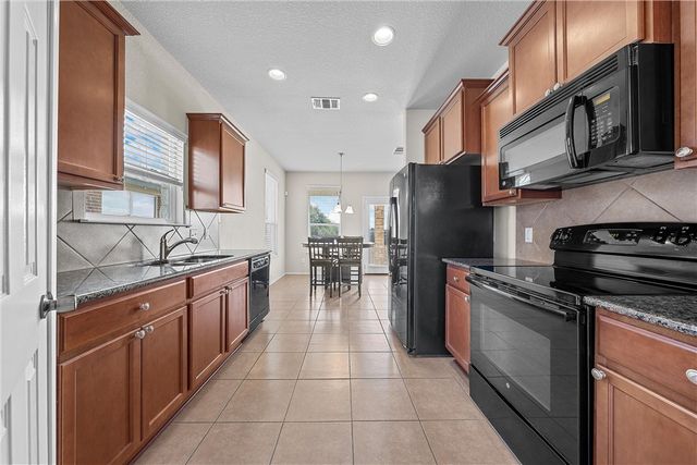 6528 Vista View Drive, Waco, TX 76712