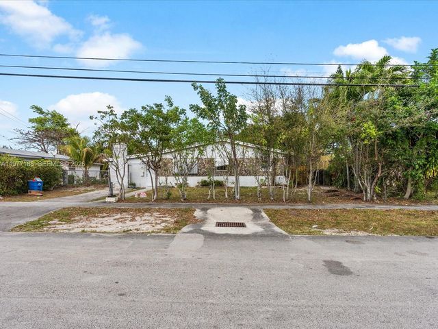 4331 SW 31st Dr, West Park, FL 33023