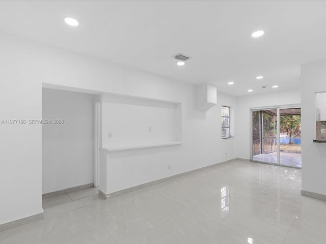 4331 SW 31st Dr, West Park, FL 33023