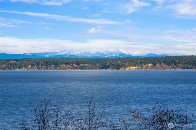 2197 Highland Drive, Camano Island, WA 98282