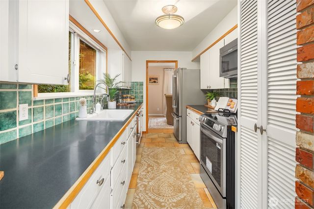 2197 Highland Drive, Camano Island, WA 98282