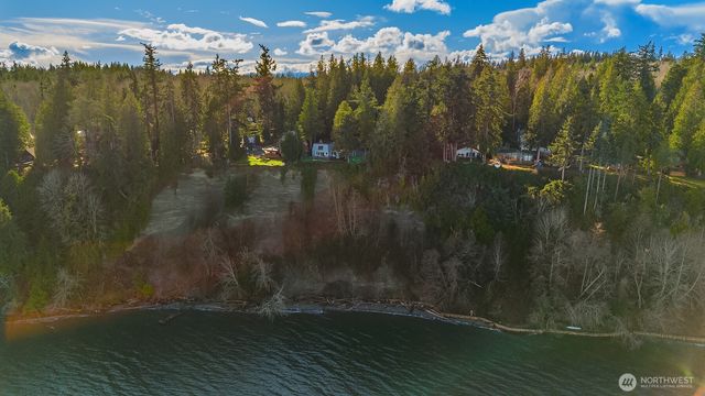 2197 Highland Drive, Camano Island, WA 98282