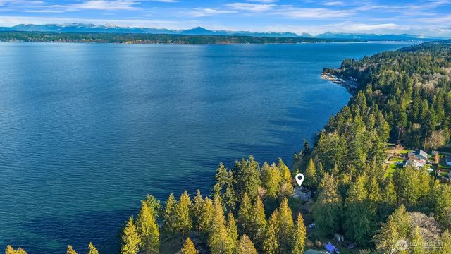 2197 Highland Drive, Camano Island, WA 98282