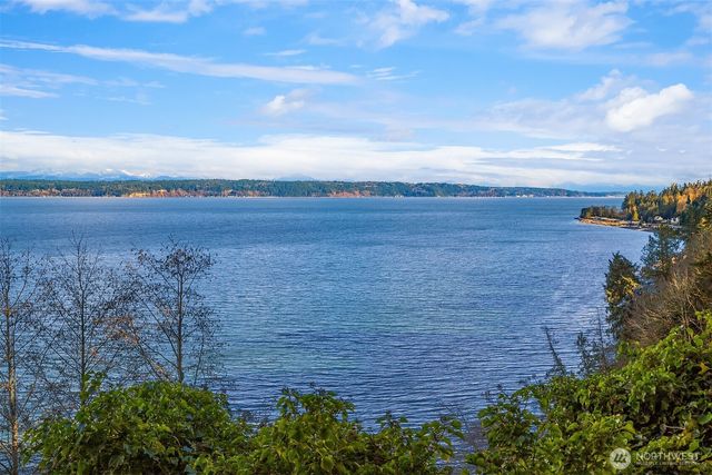 2197 Highland Drive, Camano Island, WA 98282