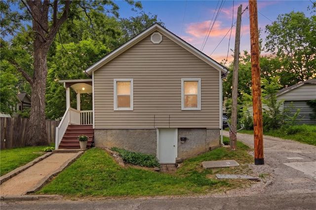 7 N Iron Street, Paola, KS 66071