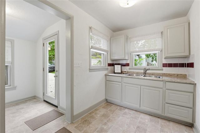 7 N Iron Street, Paola, KS 66071