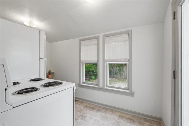 7 N Iron Street, Paola, KS 66071
