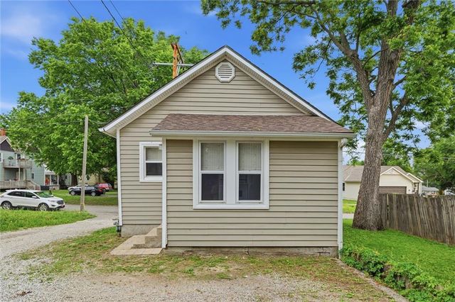 7 N Iron Street, Paola, KS 66071