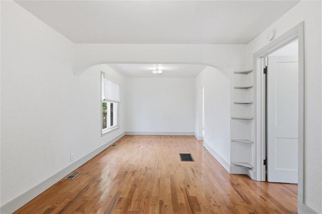 7 N Iron Street, Paola, KS 66071